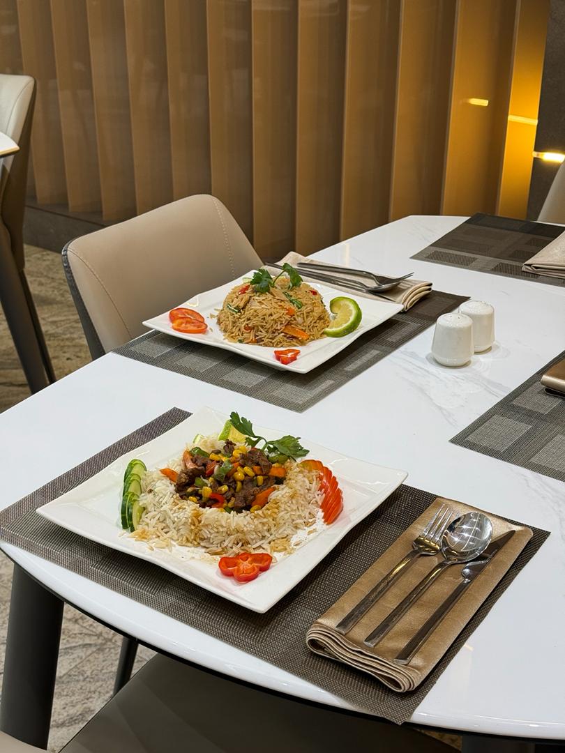 Restaurant & Bar